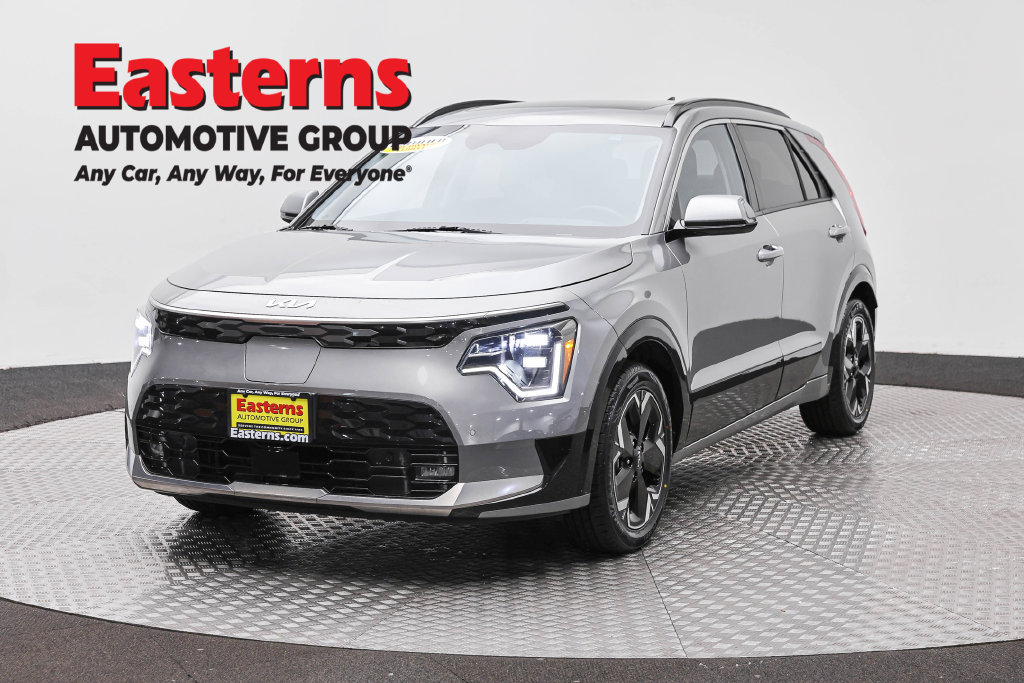 Used 2023 Kia Niro Wave w/ Wave Preserve Package FWD image 1