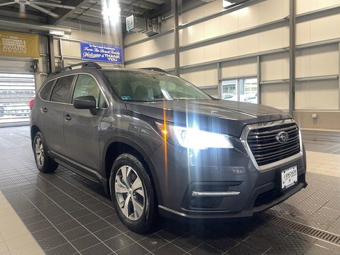 Used 2022 Subaru Ascent Premium w/ Convenience Package image 1