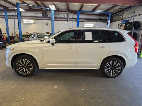 Used 2020 Volvo XC90 T6 Momentum w/ Protection Package AWD/4WD image 2