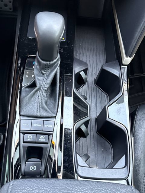 Used 2025 Toyota Camry XSE FWD image 22
