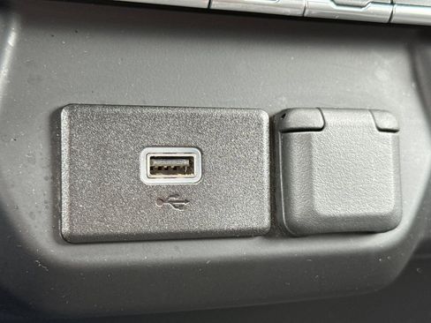 Used 2019 Chevrolet Silverado 1500 Custom Trail Boss w/ Custom Convenience Package image 38