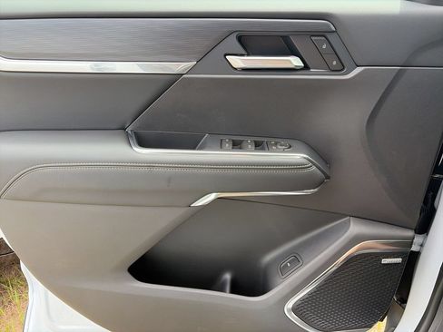 New 2026 GMC Acadia Elevation w/ Elevation Premium Package FWD image 31