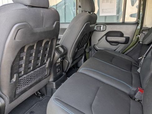 Used 2022 Jeep Wrangler Unlimited Rubicon 4xe w/ Cold Weather Group AWD/4WD image 26