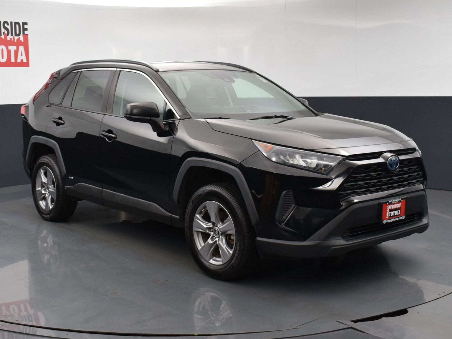Used 2022 Toyota RAV4 LE AWD/4WD image 6