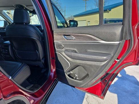 Used 2022 Jeep Grand Cherokee Limited image 39