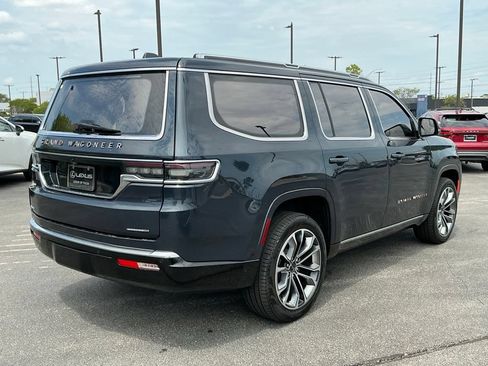 Used 2023 Jeep Grand Wagoneer Series III AWD/4WD image 3