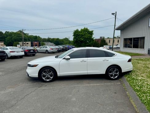 Used 2024 Honda Accord EX image 3