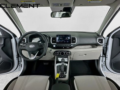 Certified 2026 Hyundai Venue SEL FWD image 12