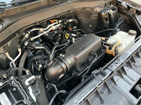 Used 2023 Ford Explorer XLT image 14