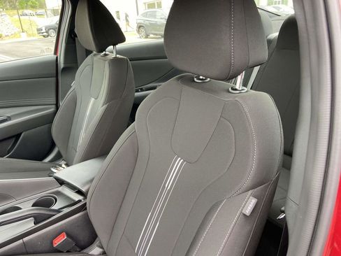 Used 2025 Hyundai Elantra Sport image 16