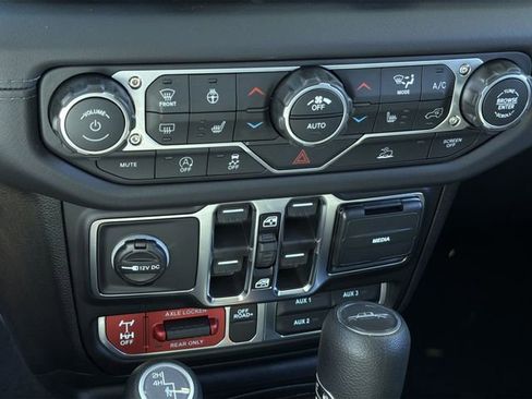 New 2026 Jeep Gladiator Mojave AWD/4WD image 24