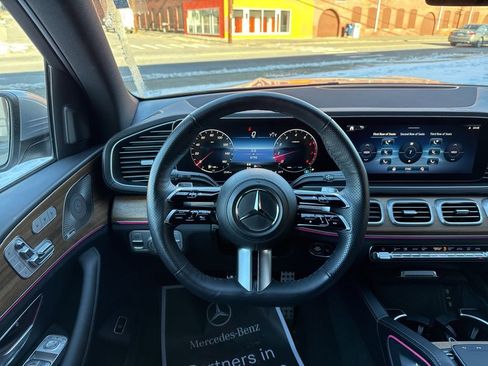 Certified 2025 Mercedes-Benz GLS 450 4MATIC image 21