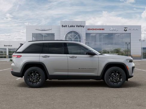 New 2026 Jeep Grand Cherokee Altitude AWD/4WD image 21