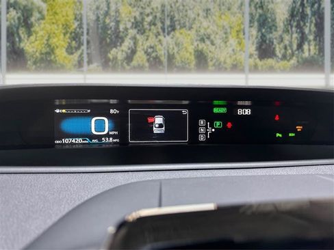 Used 2018 Toyota Prius Four FWD image 15