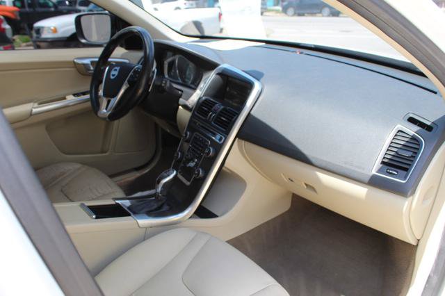 Used 2015 Volvo XC60 T6 Premier Plus AWD/4WD image 23