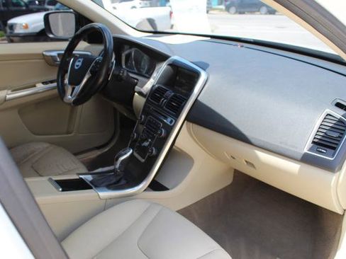 Used 2015 Volvo XC60 T6 Premier Plus AWD/4WD image 23