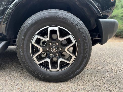 Used 2025 Ford Bronco Outer Banks image 4