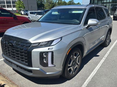 Used 2025 Hyundai Palisade SEL FWD image 3
