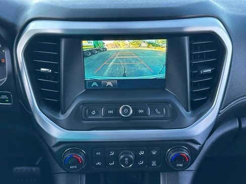 Used 2018 GMC Acadia SLE FWD image 30