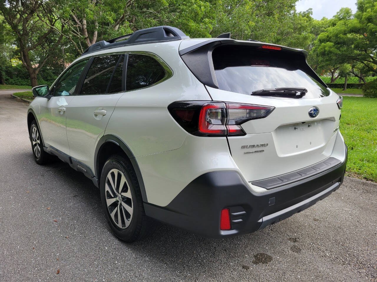Used 2020 Subaru Outback Premium AWD/4WD image 5