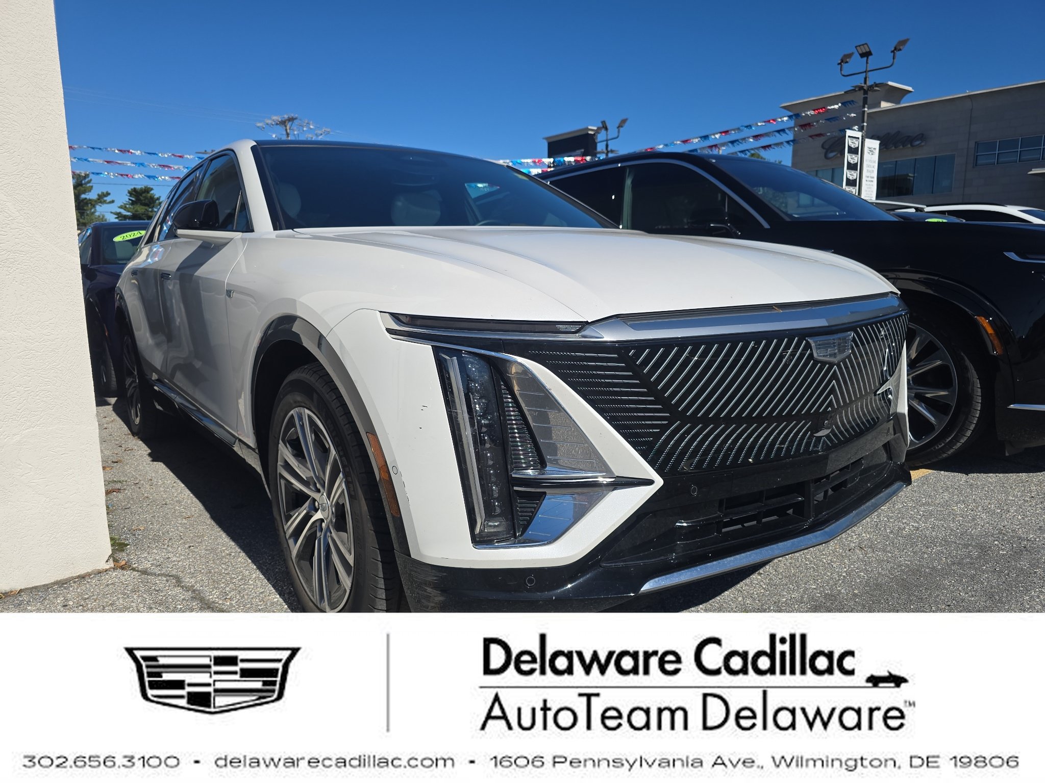 Used 2024 Cadillac Lyriq Luxury AWD/4WD image 1