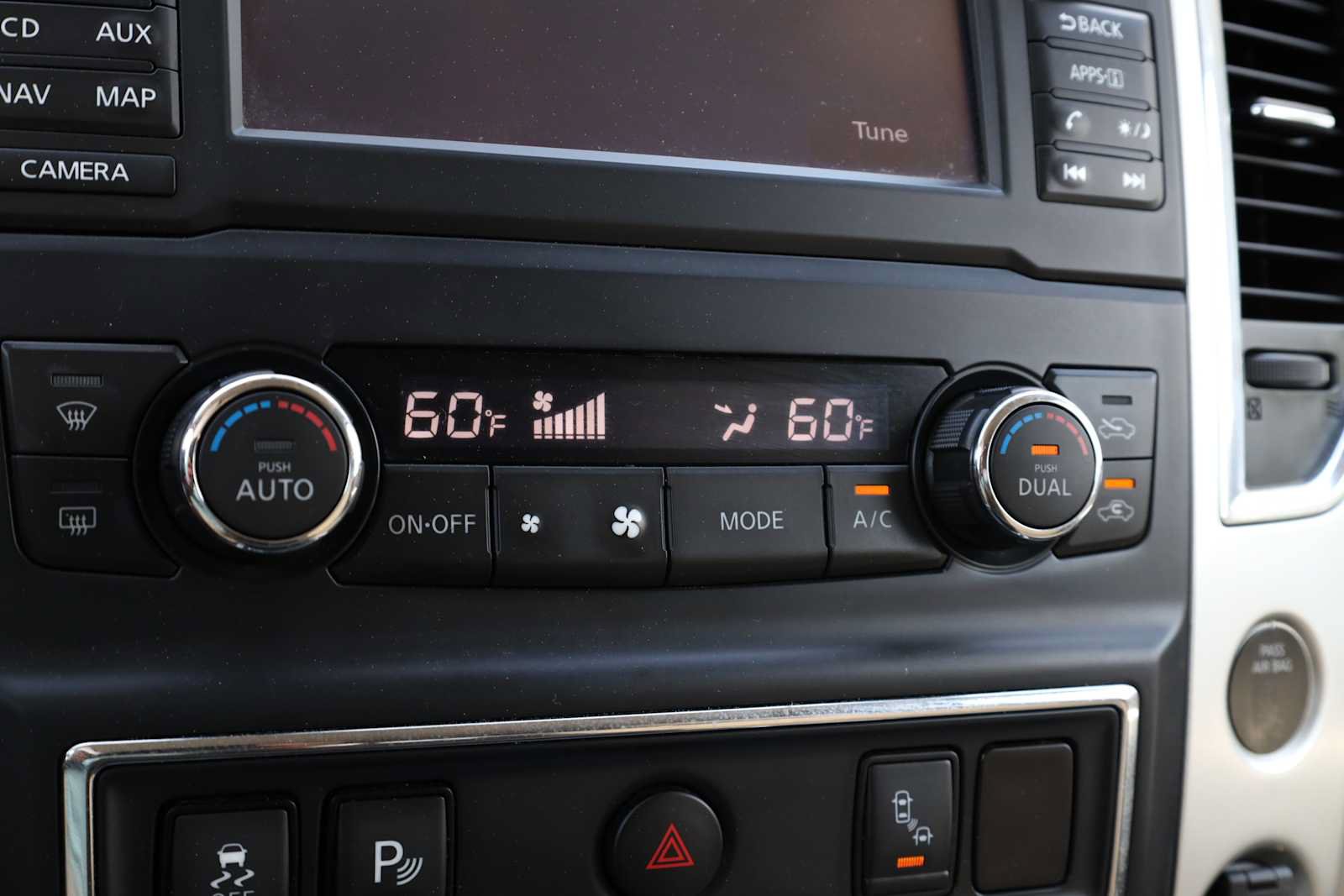 Used 2017 Nissan Titan SV RWD image 24