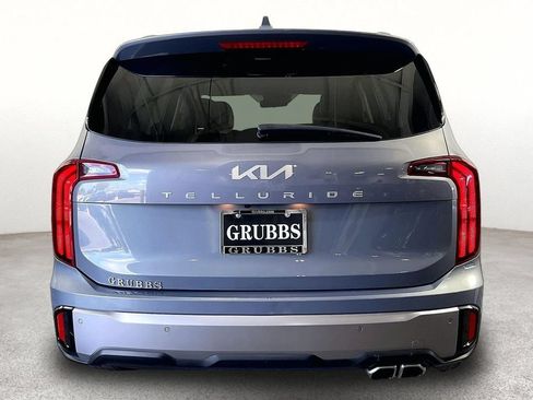 Used 2025 Kia Telluride S FWD image 5
