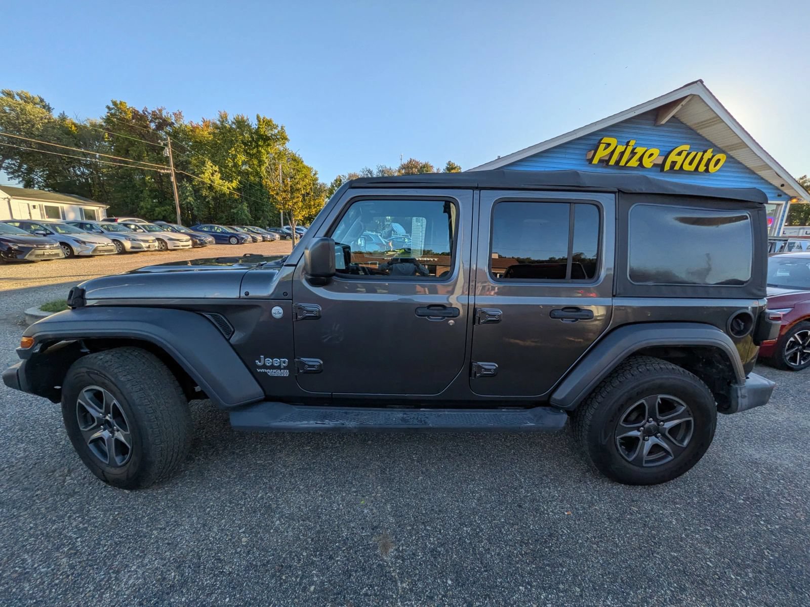 Used 2018 Jeep Wrangler Unlimited Sport S AWD/4WD image 3