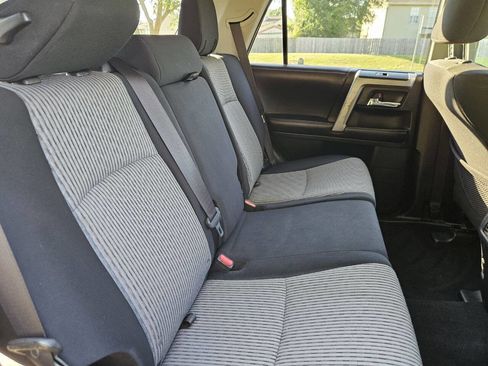 Used 2016 Toyota 4Runner SR5 AWD/4WD image 16