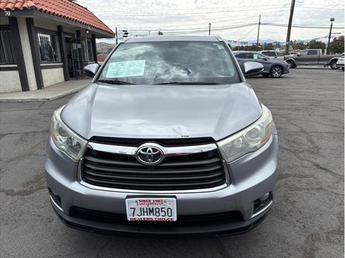 Used 2015 Toyota Highlander XLE FWD image 3