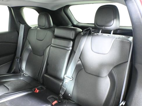 Used 2019 Jeep Cherokee Limited AWD/4WD image 4