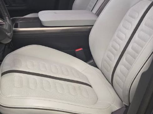 Used 2023 Rivian R1S Adventure AWD/4WD image 8