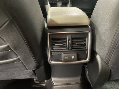 Used 2021 Subaru Forester Premium AWD/4WD image 27