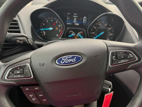 Used 2018 Ford Escape SE image 9