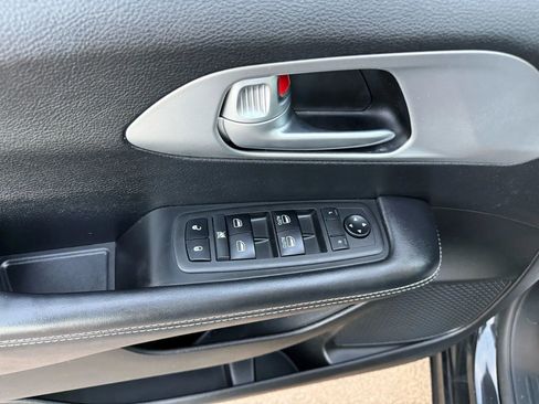 Used 2018 Chrysler Pacifica Touring Plus w/ S Appearance Package image 46