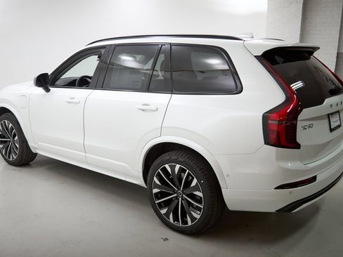 New 2026 Volvo XC90 T8 Ultra w/ Protection Package image 7