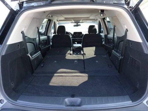 Certified 2025 Nissan Pathfinder SV w/ SV Premium Package FWD image 9