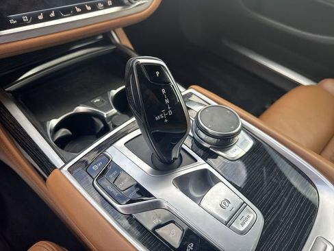 Used 2020 BMW 740i w/ Luxury Rear Seating Package image 23