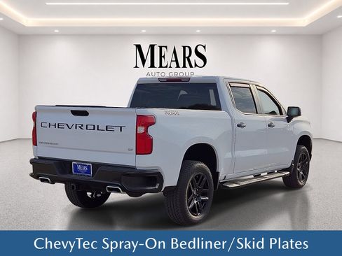 Used 2025 Chevrolet Silverado 1500 LT Trail Boss w/ LPO, Dark Essentials Package AWD/4WD image 6