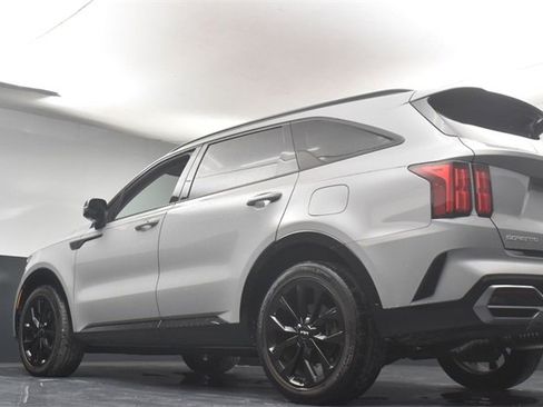 Certified 2023 Kia Sorento SX image 37
