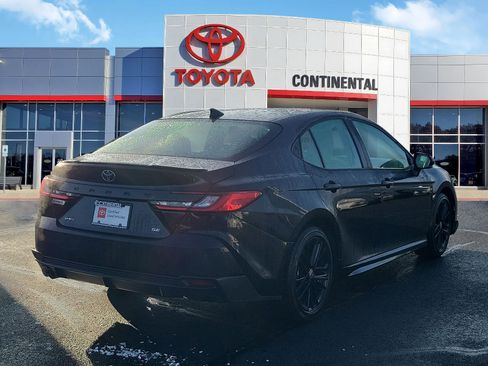 Certified 2025 Toyota Camry SE image 5