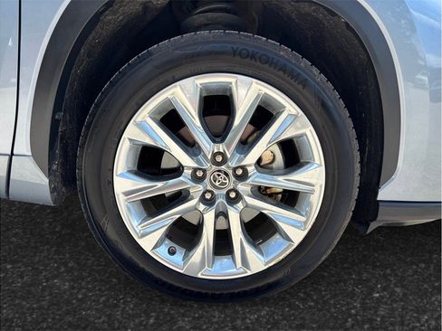 Used 2021 Toyota Highlander Limited FWD image 13
