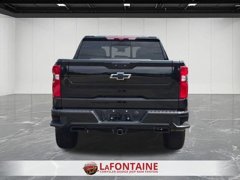 Used 2025 Chevrolet Silverado 1500 High Country w/ Midnight Edition AWD/4WD image 4