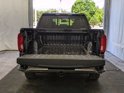 Used 2023 GMC Sierra 1500 SLT w/ SLT Convenience Package AWD/4WD image 14