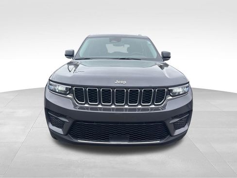 Used 2023 Jeep Grand Cherokee Laredo AWD/4WD image 8