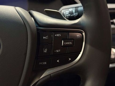 Used 2025 Lexus ES 350 w/ Premium Package image 18