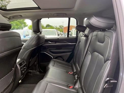 Used 2023 Jeep Grand Cherokee 4WD 4xe w/ Luxury Tech Group II image 10