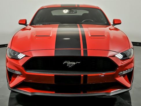 Used 2020 Ford Mustang Coupe RWD image 4