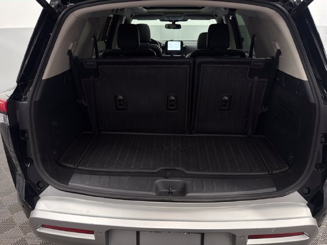 Used 2022 Nissan Pathfinder Platinum w/ Cargo Package AWD/4WD image 24