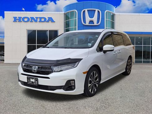 Used 2025 Honda Odyssey Elite image 4